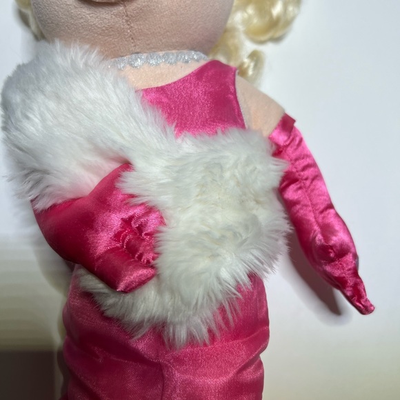 Disney The Muppets Miss Piggy Plush - Picture 2 of 11